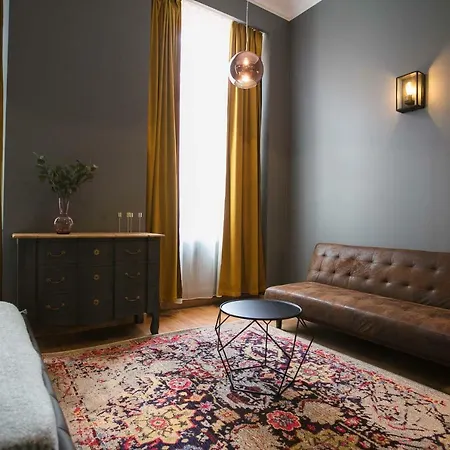 8 Suites Appartamento Budapest