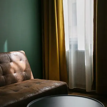 8 Suites Апартаменты *